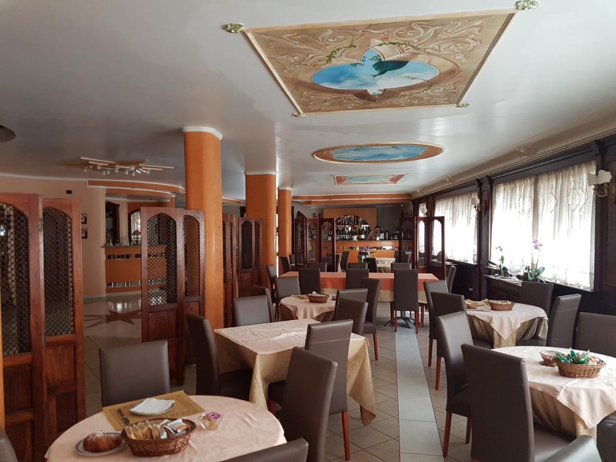 Hotel Nautilus Никотера Екстериор снимка
