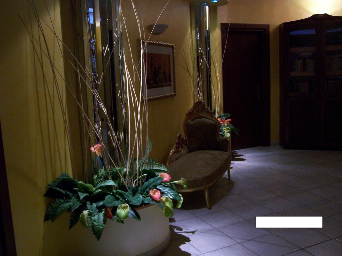 Hotel Nautilus Никотера Екстериор снимка