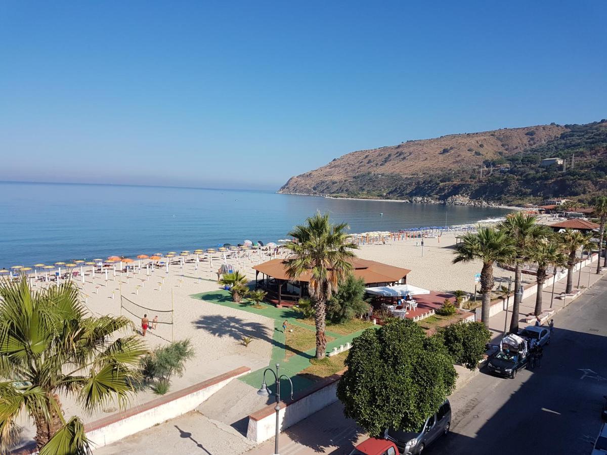 Hotel Nautilus Никотера Екстериор снимка