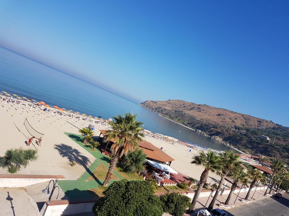 Hotel Nautilus Никотера Екстериор снимка