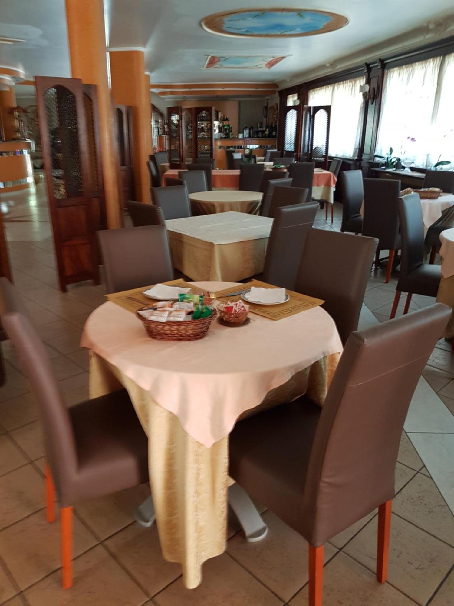Hotel Nautilus Никотера Екстериор снимка