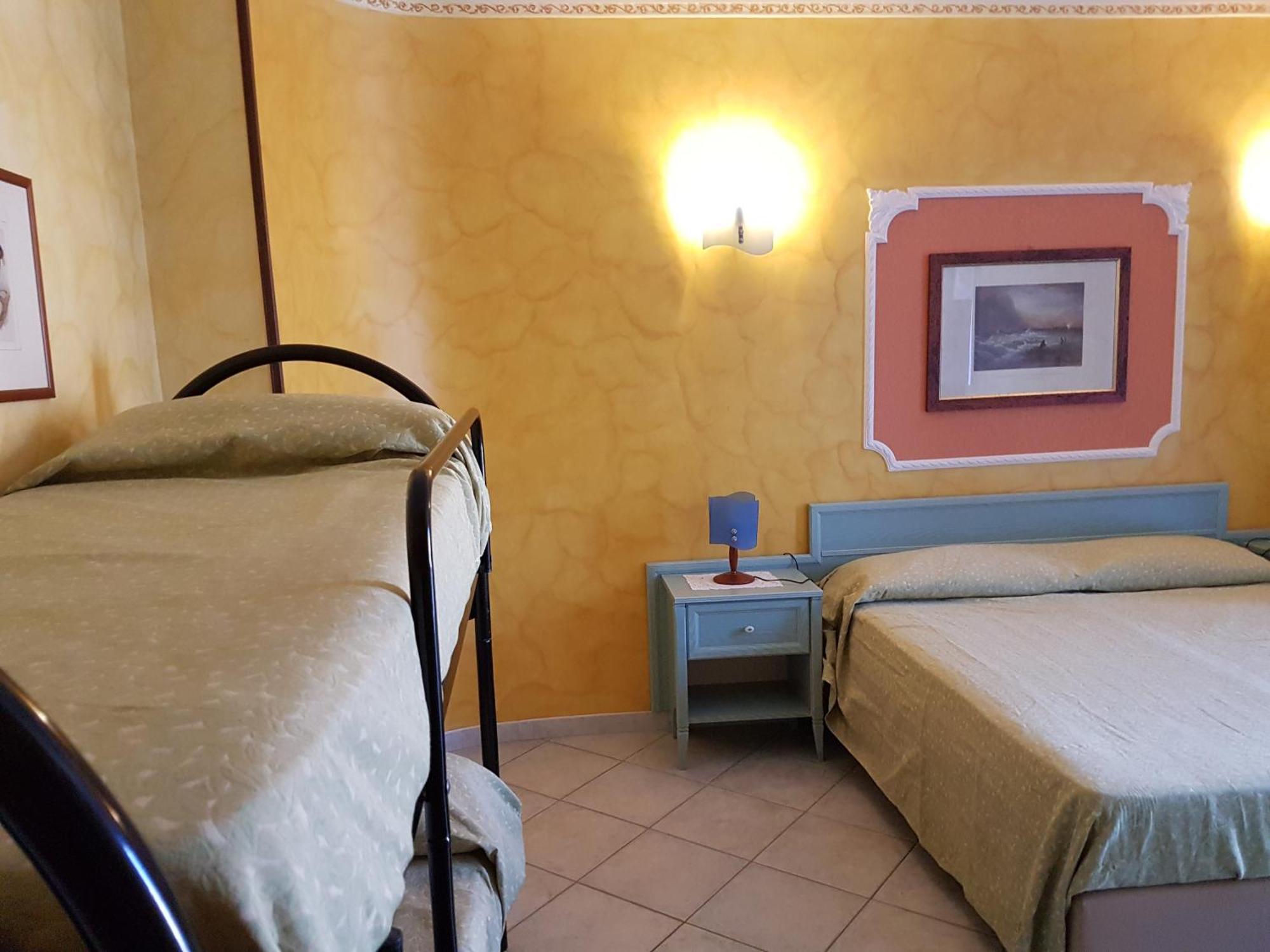 Hotel Nautilus Никотера Екстериор снимка