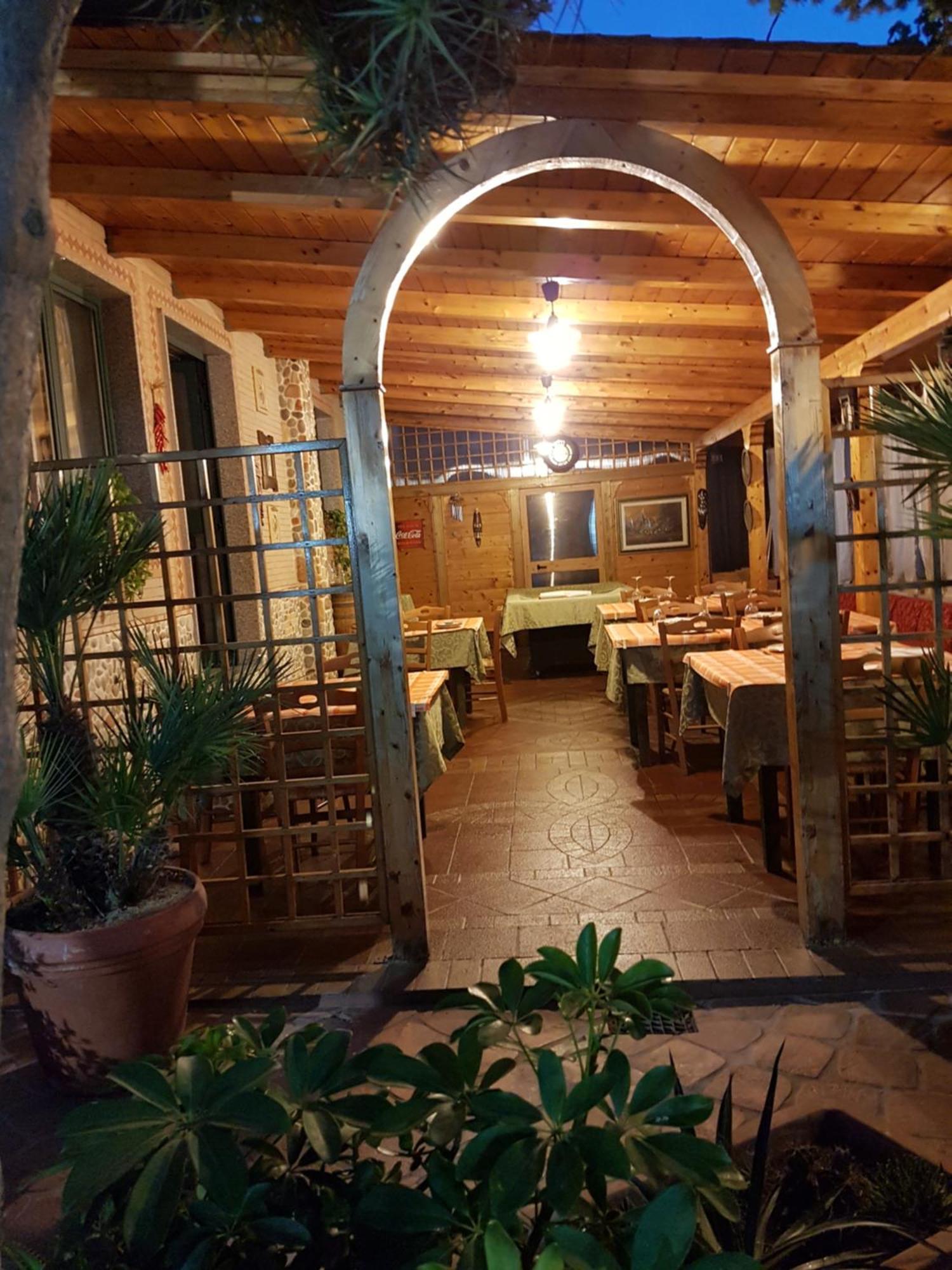 Hotel Nautilus Никотера Екстериор снимка